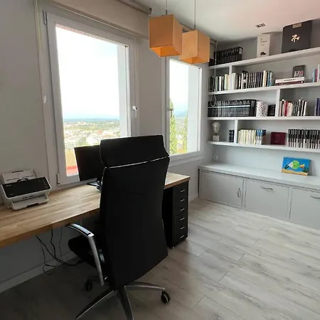 Preciosa Casa En Con Vistas Al Pueblo Y Al Mar Av-33 Nyaraló