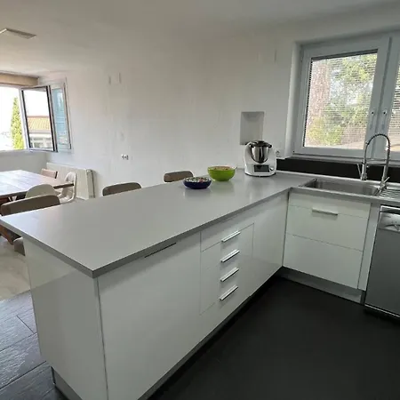 Preciosa Casa En Con Vistas Al Pueblo Y Al Mar Av-33 *