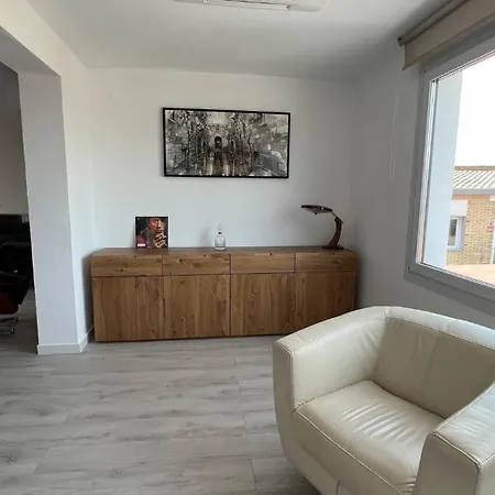 Preciosa Casa En Con Vistas Al Pueblo Y Al Mar Av-33 Roses
